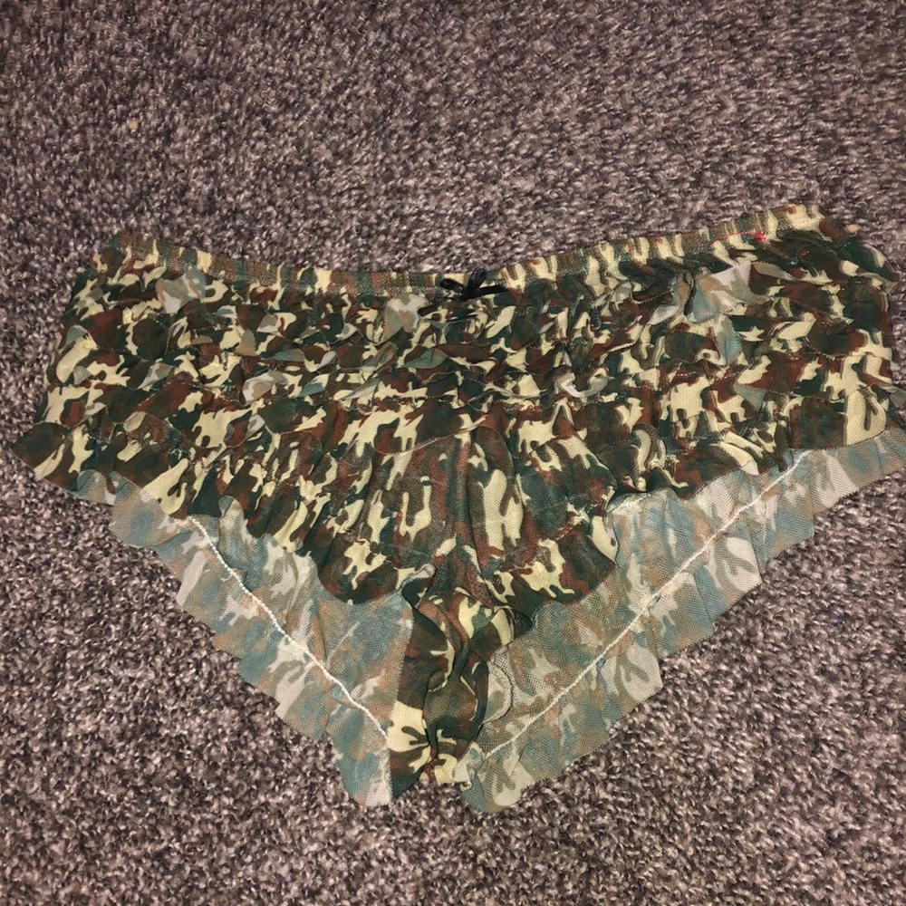 Camouflage cheeky underwear